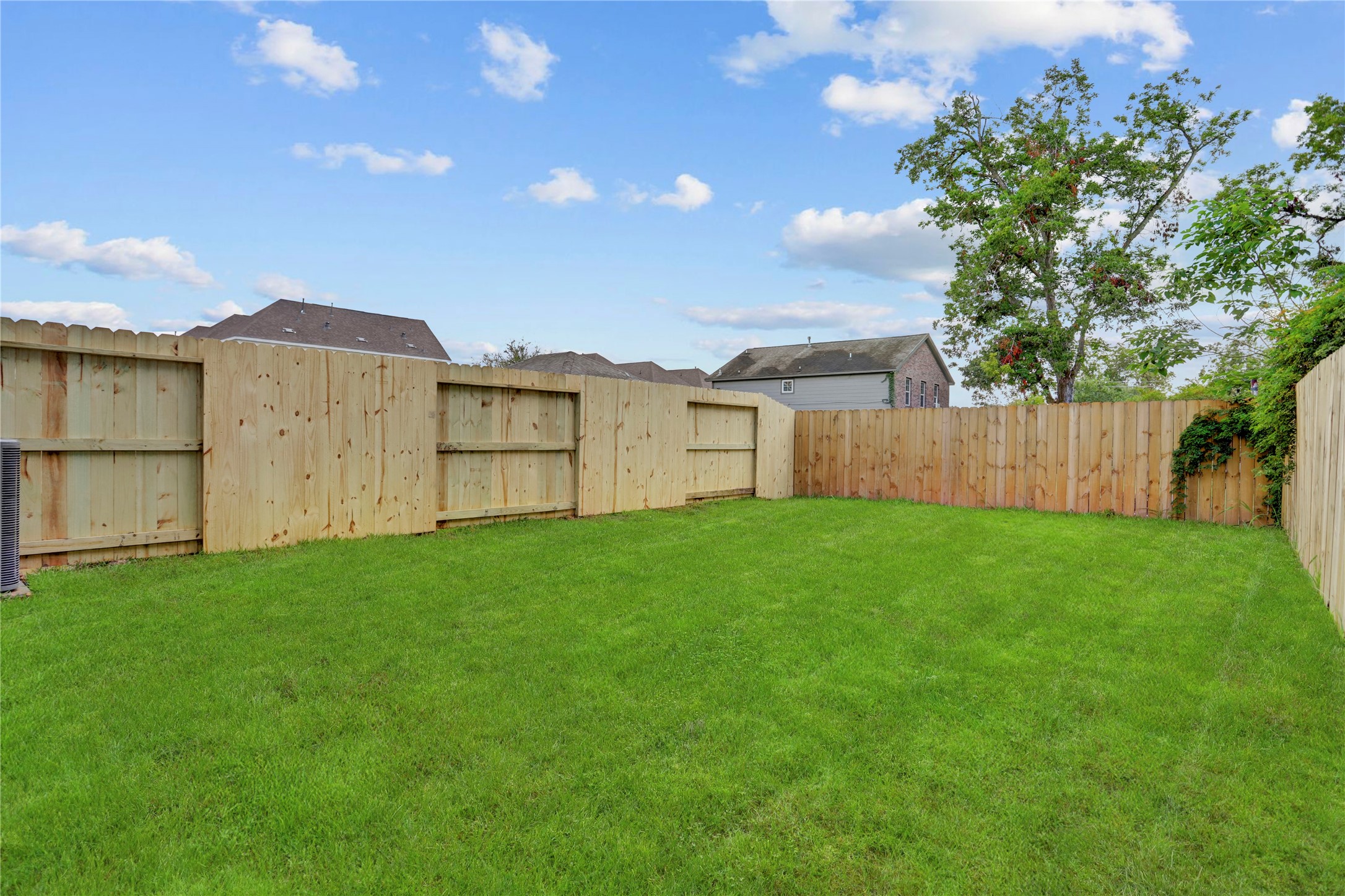 311 Marcella Street, Unit A Houston, TX 77091 - Photo 29 of 34 The spacious 24x40 SF back yard has endless possibilities. Excellent sun exposure for fruit trees or gardening!