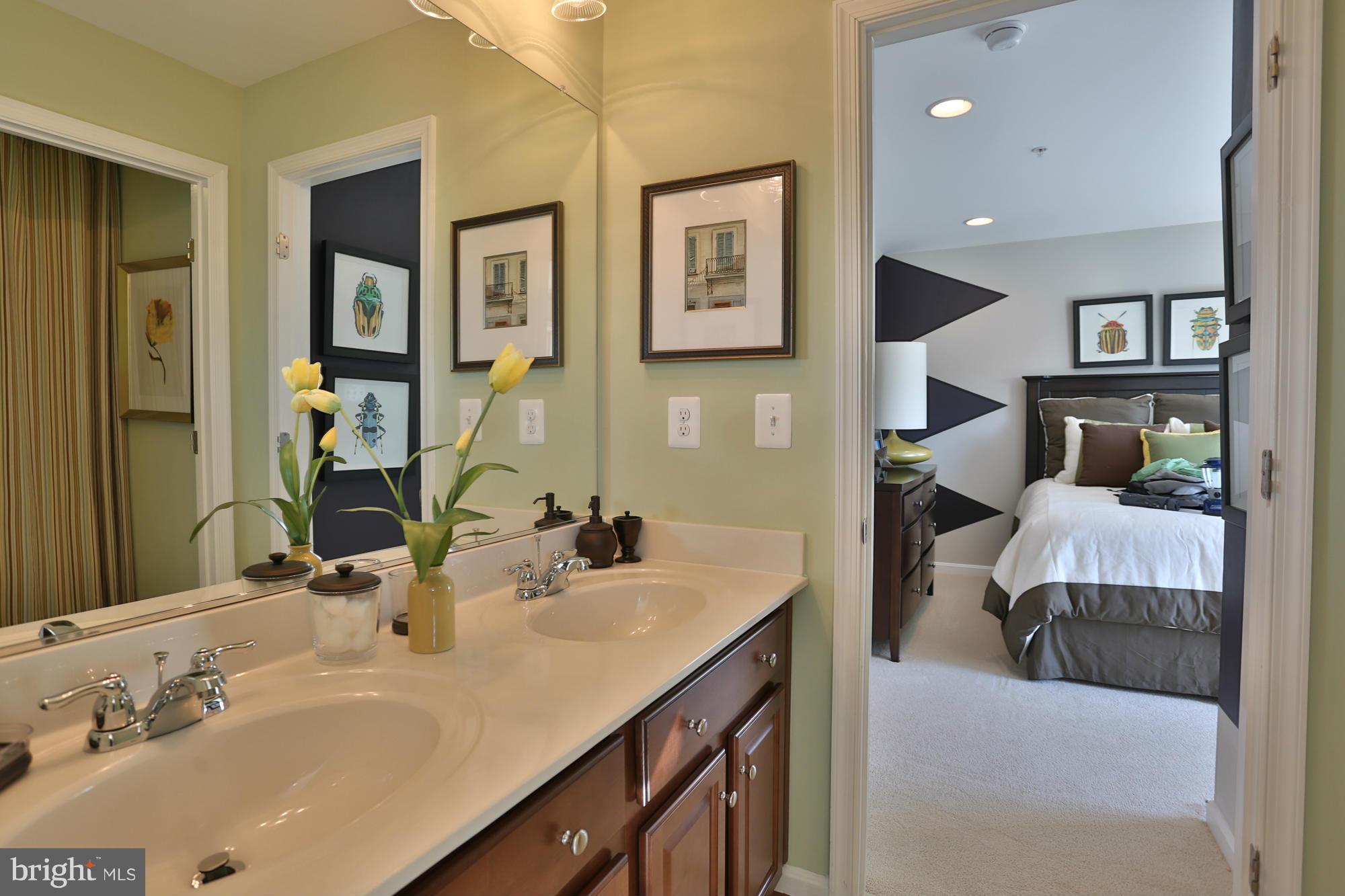 9401 Cross Road Perry Hall, MD 21128 - Photo 19 of 30 Jack and Jill Bath