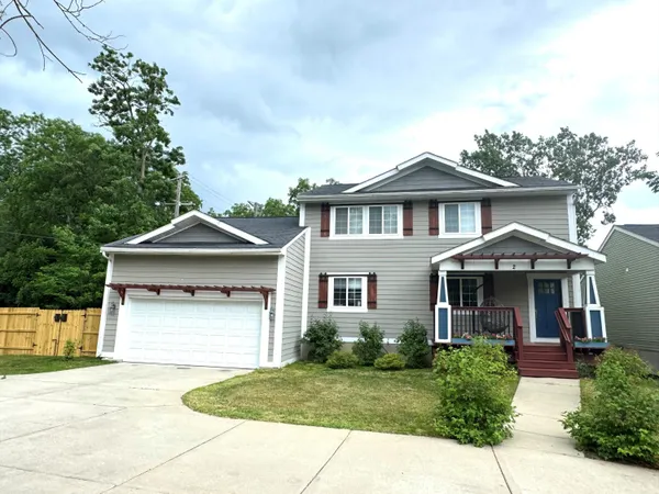 $3,800 | 2 Maple Village Court, Ann Arbor, MI 48103