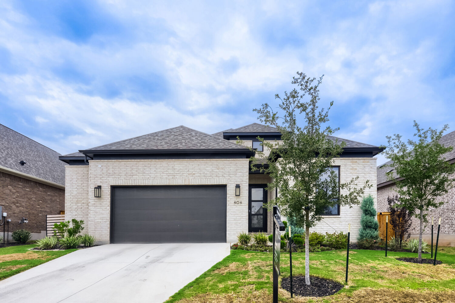 404 Jackson River Loop Kyle, TX 78640 - Photo 2 of 36 Gallery Image 2