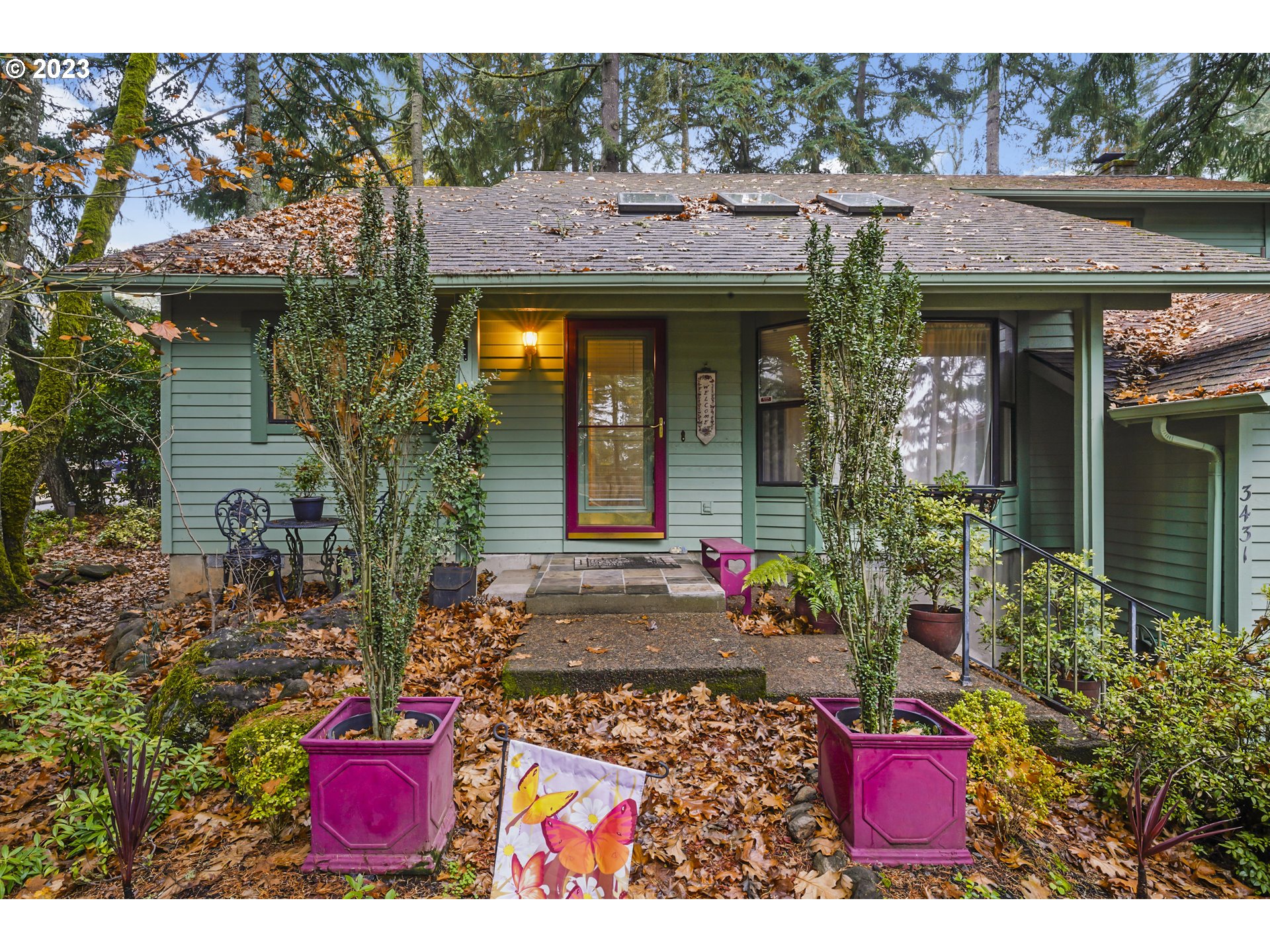 3431 Timberline Drive Eugene, OR 97405 - Photo 2 of 39