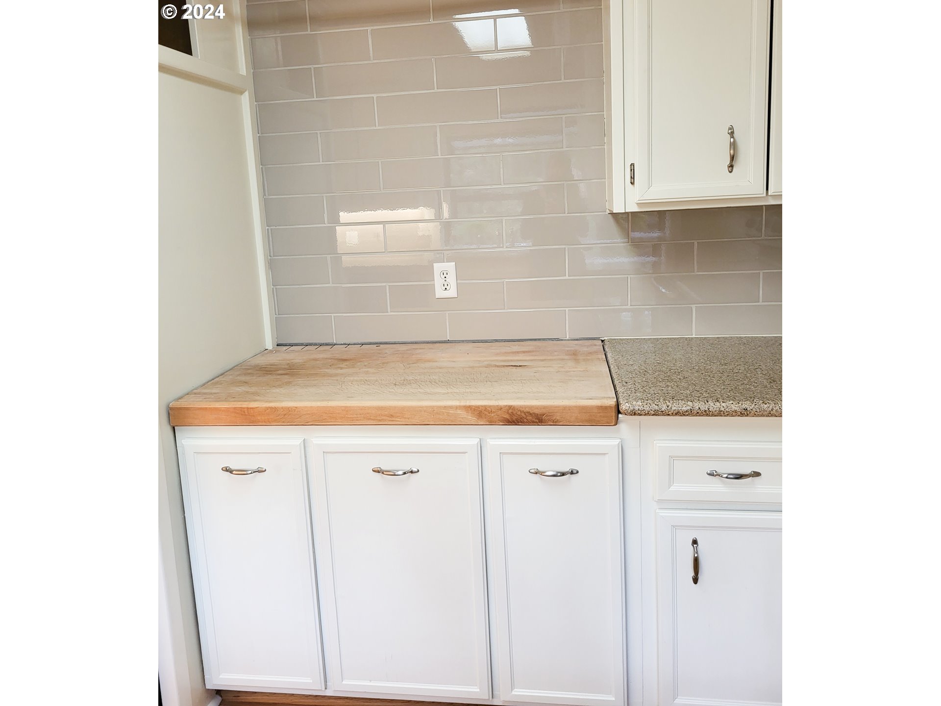 3431 Timberline Drive Eugene, OR 97405 - Photo 22 of 39 a view of washer and dryer