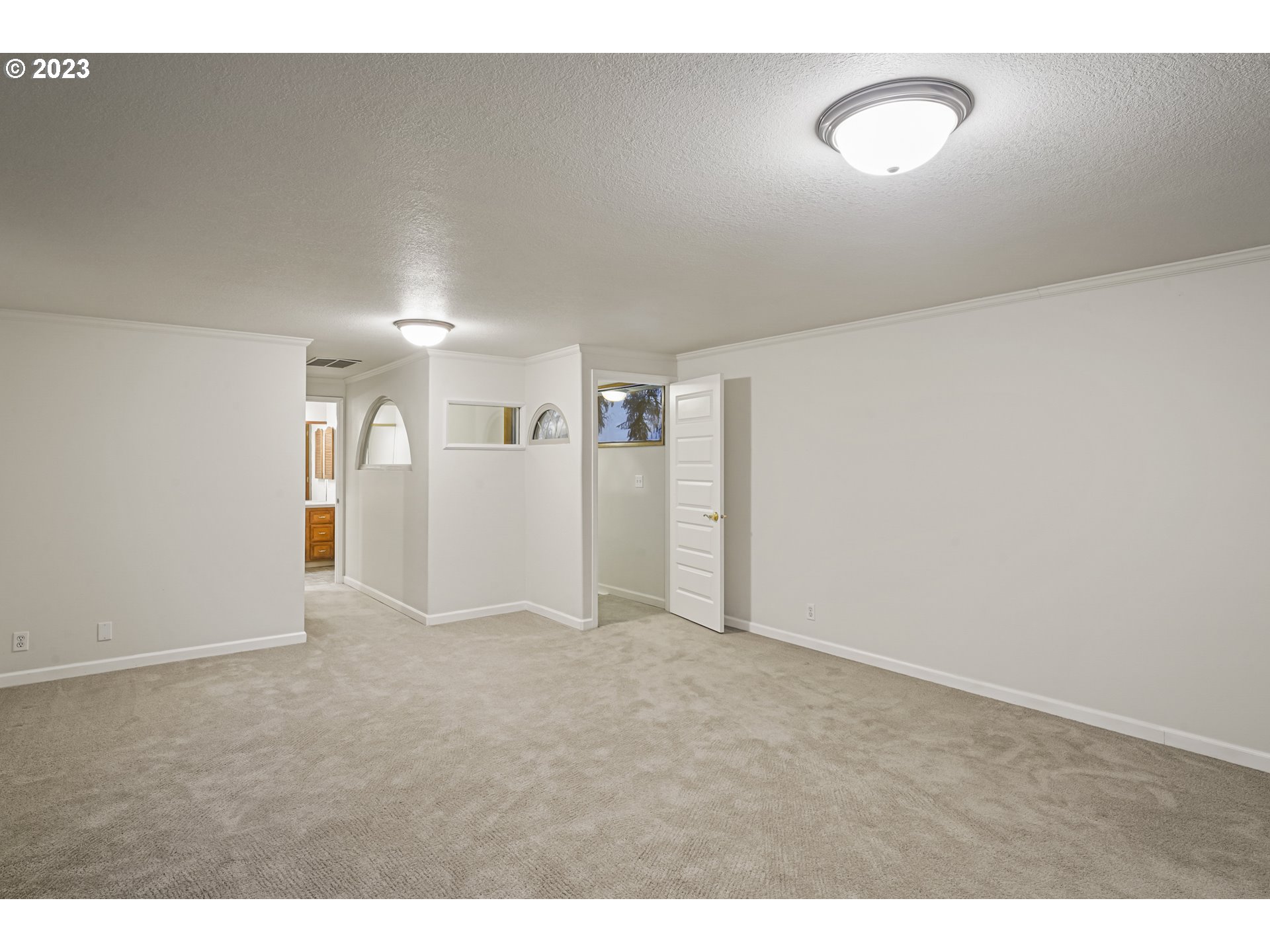 3431 Timberline Drive Eugene, OR 97405 - Photo 26 of 39 a view of an empty room