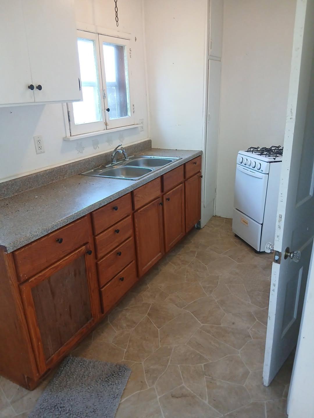 844 Backus Street Jackson, MI 49202 - Photo 4 of 13 image000000(49)