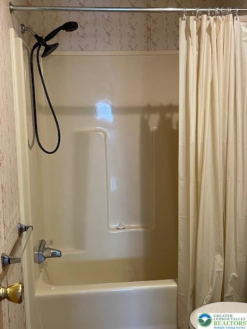 38 De Rose Street Walnutport, PA 18088 - Photo 17 of 27 a bathroom with a shower and a bath tub