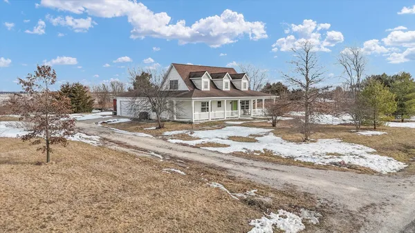 $270,000 | 1465 North County Road 1450 East, Villa Grove, IL 61956