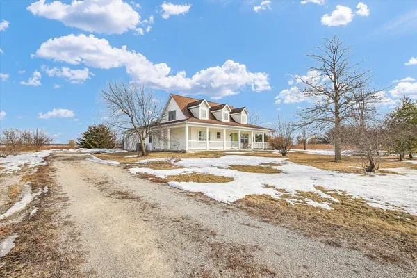 $270,000 | 1465 North County Road 1450 East, Villa Grove, IL 61956