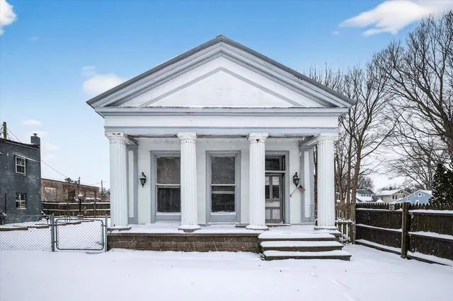 $240,000 | 1008 Oak Street, Niles, MI 49120