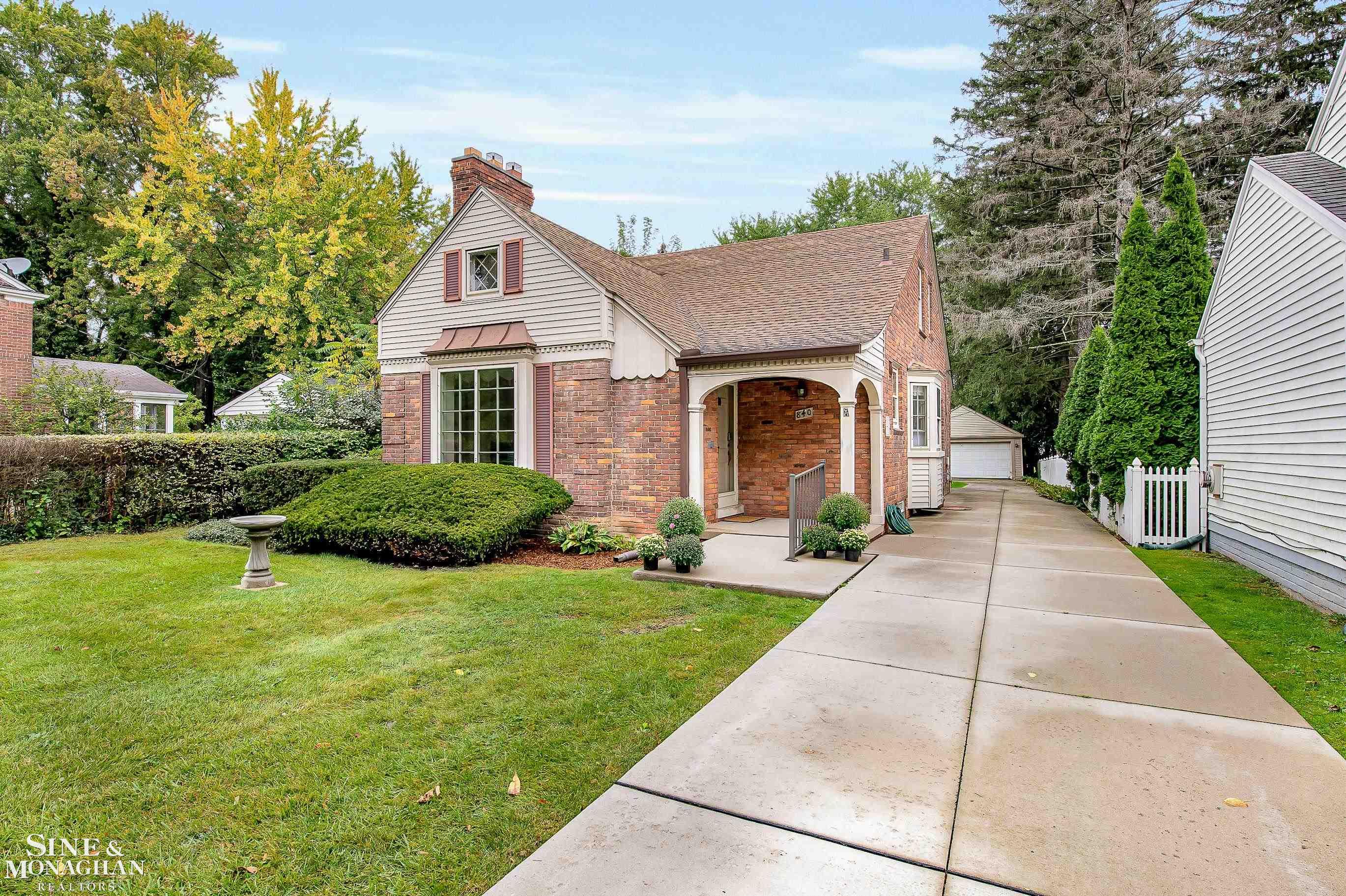 840 Rivard Boulevard Grosse Pointe, MI 48230 - Photo 27 of 35 50124568-26.JPG