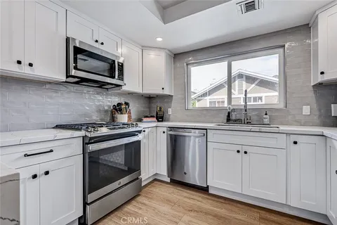 $1,199,000 | 1917 Nelson Avenue, Unit E, Redondo Beach, CA 90278