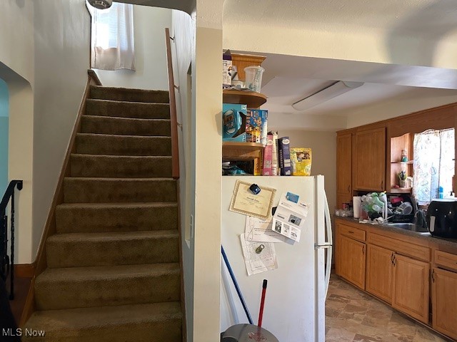 3832 Wallingford Road South Euclid, OH 44121 - Photo 7 of 16 Stairs with arched walkways