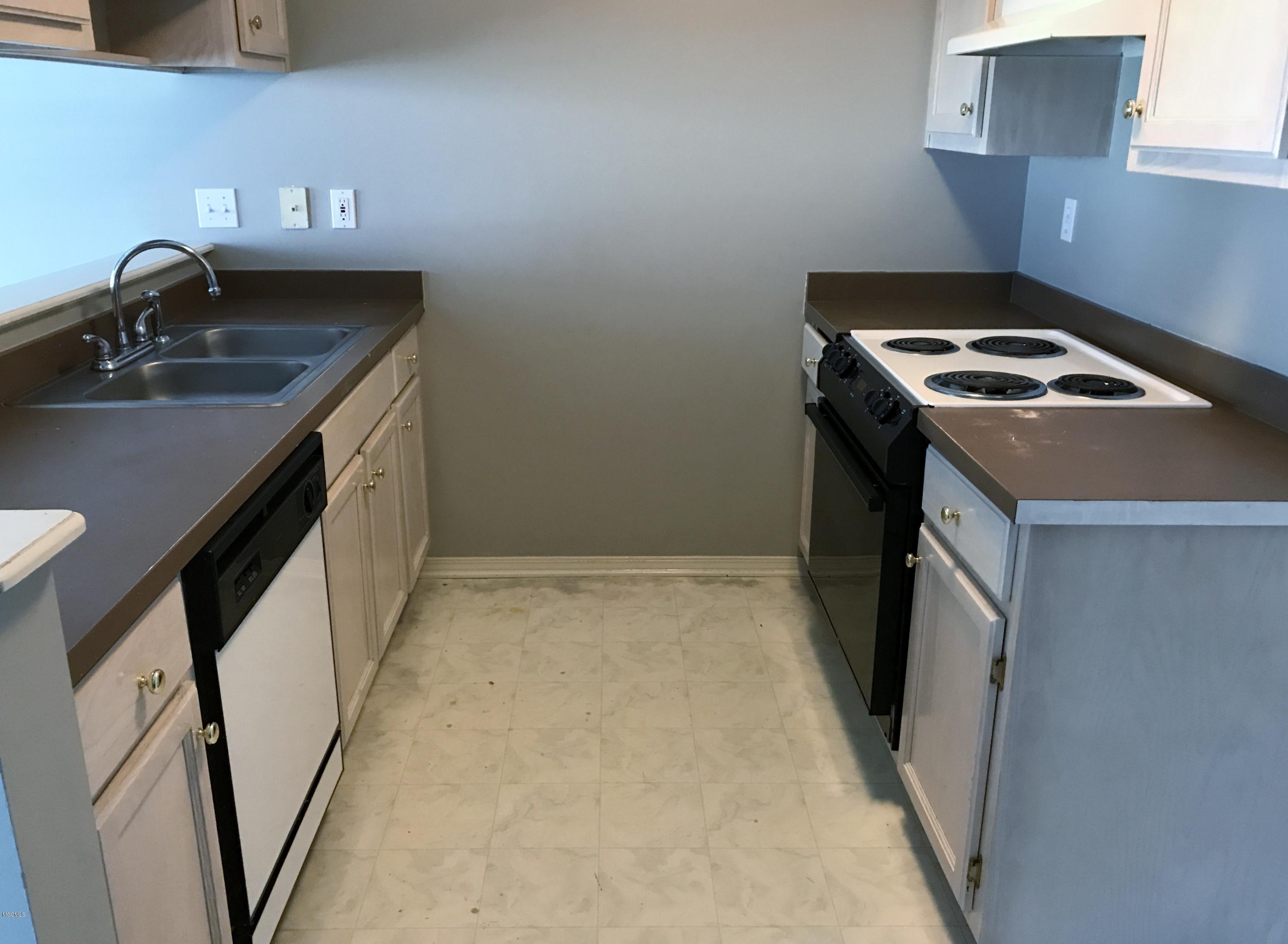 2394 Carter Road Biloxi, MS 39531 - Photo 8 of 23 KITCHEN