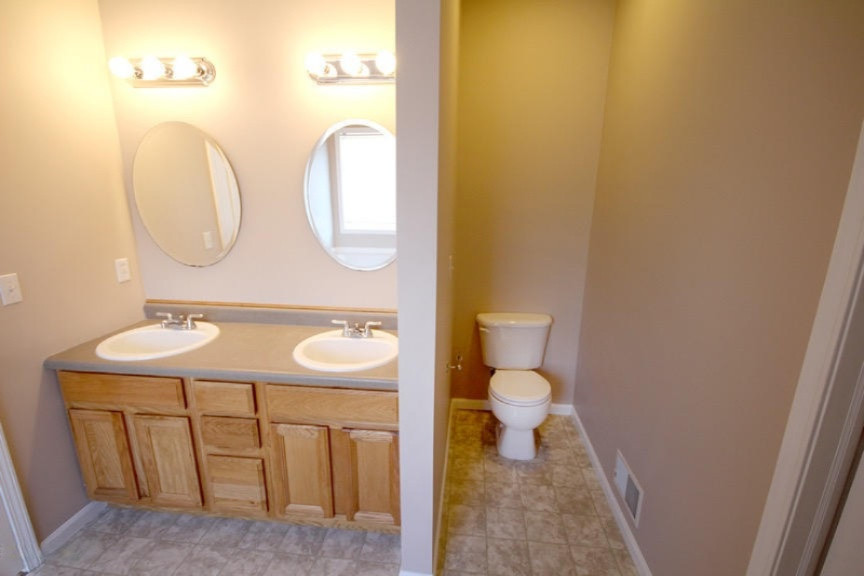 2330 East Geyer Road Niles, MI 49120 - Photo 11 of 16 Master bath