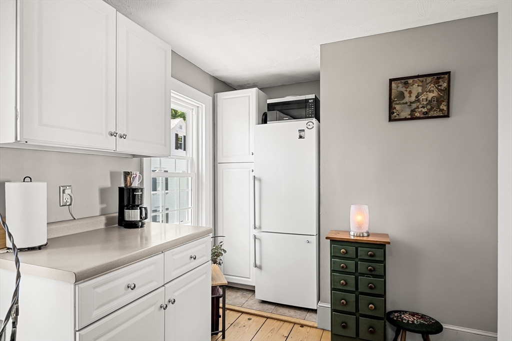 376 Main Street, Unit 4 Amesbury, MA 01913 - Photo 17 of 33