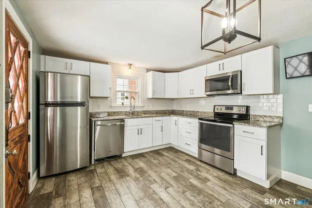 $374,999 | 9 Robin Road, Manchester, CT 06042