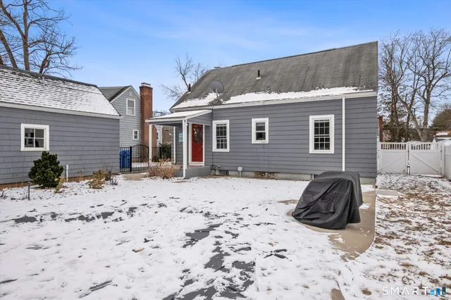 $374,999 | 9 Robin Road, Manchester, CT 06042