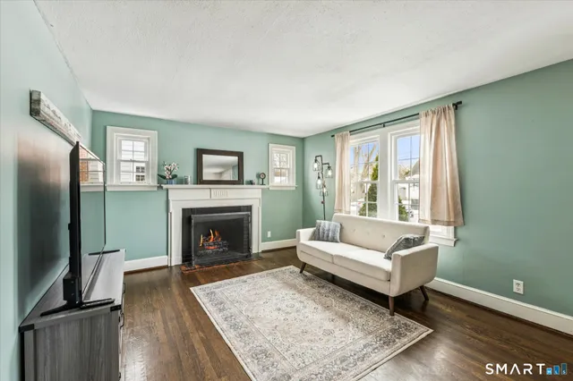 $374,999 | 9 Robin Road, Manchester, CT 06042