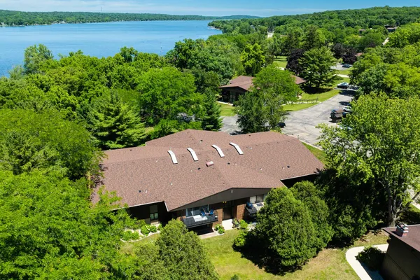$175,000 | 22 Zurich Court, Unit 2206, Geneva, WI 53147