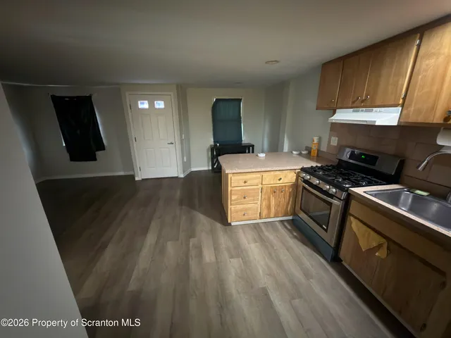 $1,100 | 1043 Main Street, Dickson City, PA 18519