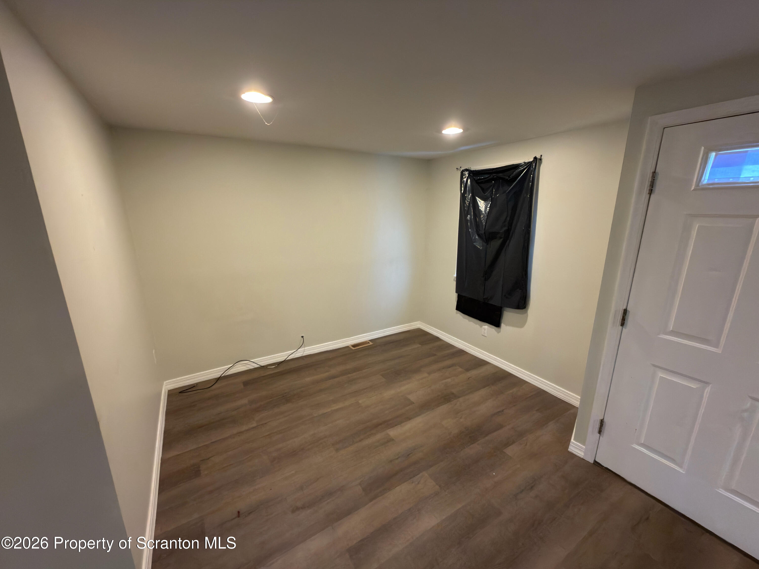 1043 Main Street Dickson City, PA 18519 - Photo 6 of 10 Living Room