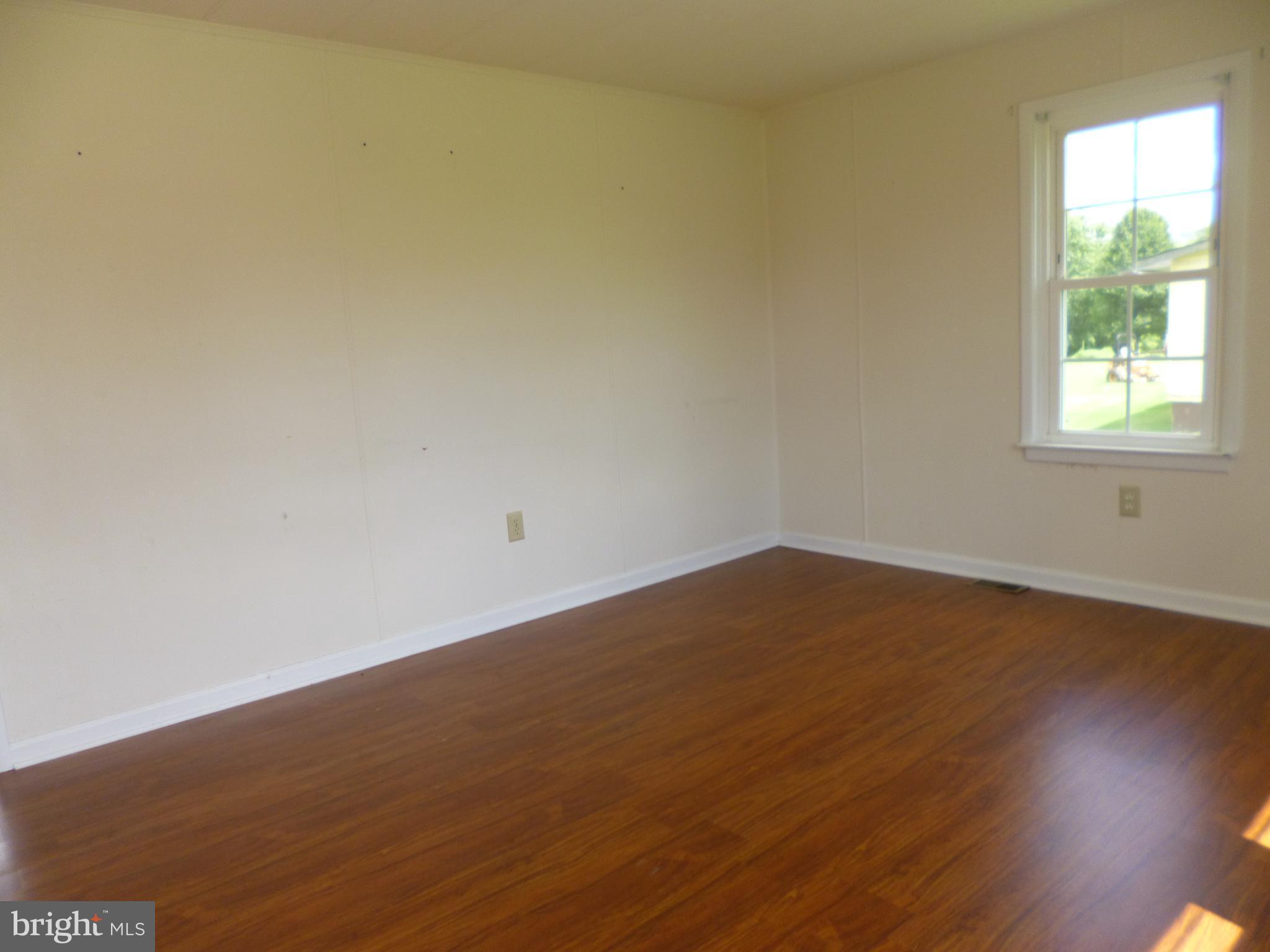 7337 Blanton Road Ruther Glen, VA 22546 - Photo 3 of 6 Living Room