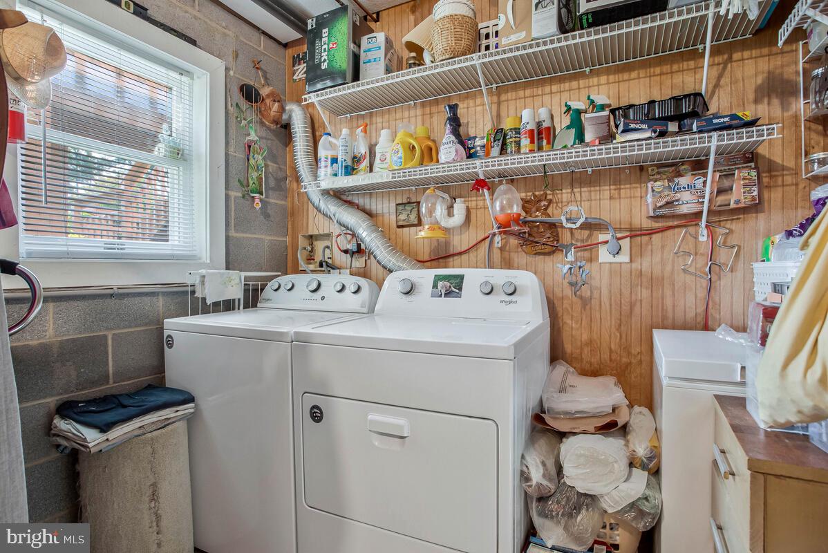 674 Teton Drive Lothian, MD 20711 - Photo 29 of 38 a utility room with dryer and washer