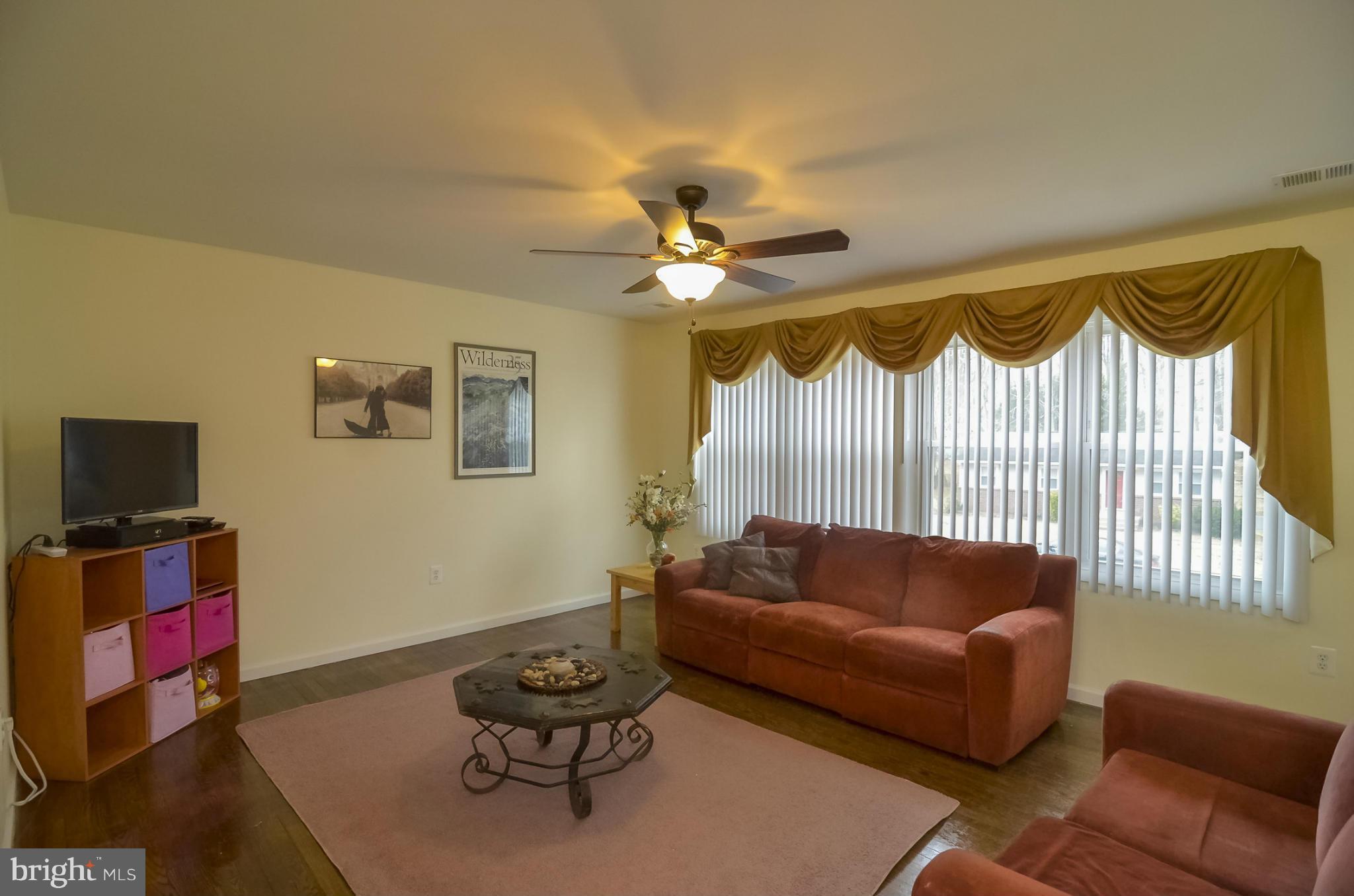 14315 Fullerton Road Woodbridge, VA 22193 - Photo 14 of 20 Family Room