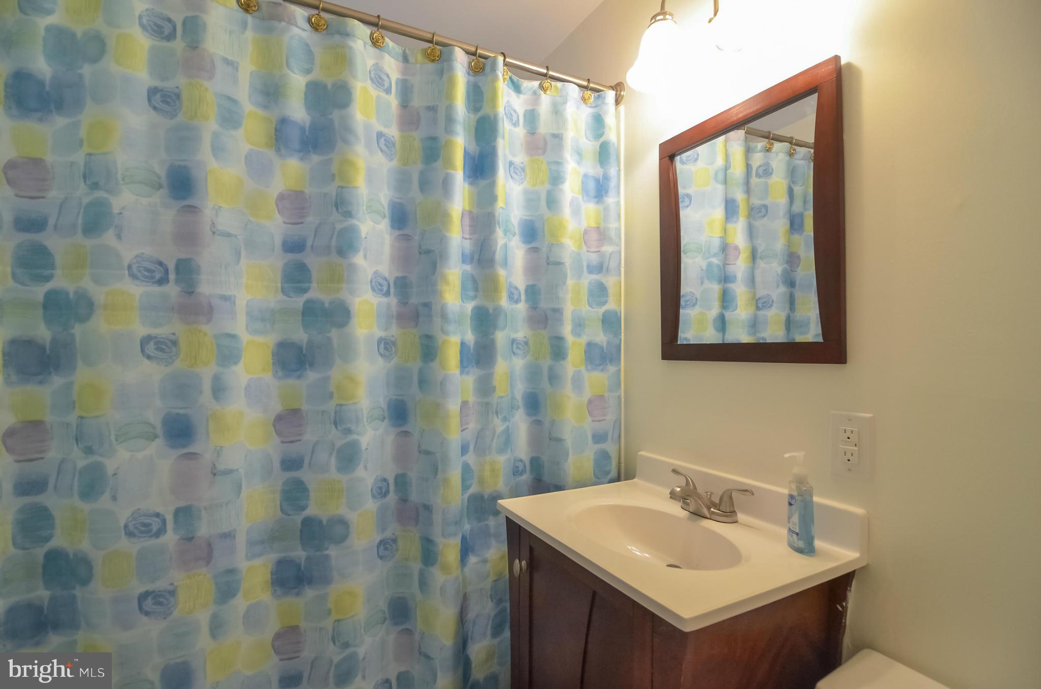 14315 Fullerton Road Woodbridge, VA 22193 - Photo 19 of 20 Bath