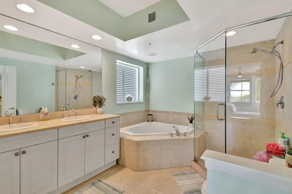 $4,500 | 975 Northwest Flagler Avenue, Unit 407, Stuart, FL 34994