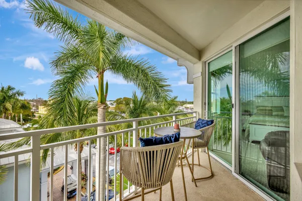 $4,500 | 975 Northwest Flagler Avenue, Unit 407, Stuart, FL 34994