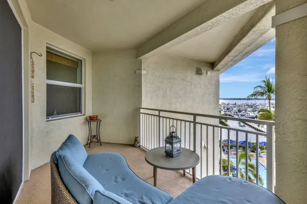 $4,500 | 975 Northwest Flagler Avenue, Unit 407, Stuart, FL 34994