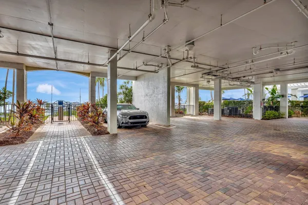 $4,500 | 975 Northwest Flagler Avenue, Unit 407, Stuart, FL 34994