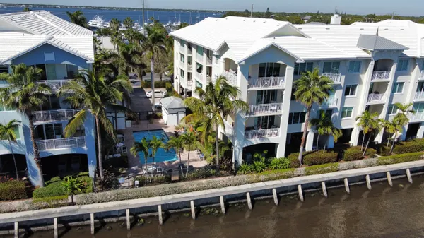 $4,500 | 975 Northwest Flagler Avenue, Unit 407, Stuart, FL 34994