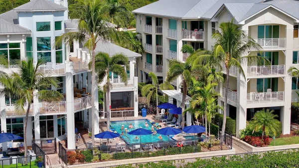 $4,500 | 975 Northwest Flagler Avenue, Unit 407, Stuart, FL 34994