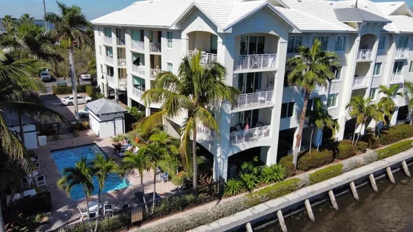 $4,500 | 975 Northwest Flagler Avenue, Unit 407, Stuart, FL 34994