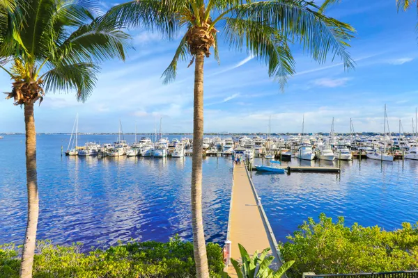 $4,500 | 975 Northwest Flagler Avenue, Unit 407, Stuart, FL 34994