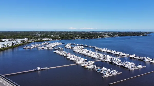 $4,500 | 975 Northwest Flagler Avenue, Unit 407, Stuart, FL 34994