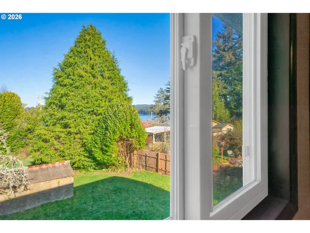 $395,000 | 4817 Laguna Avenue, Westlake, OR 97493