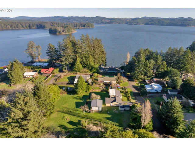 $395,000 | 4817 Laguna Avenue, Westlake, OR 97493