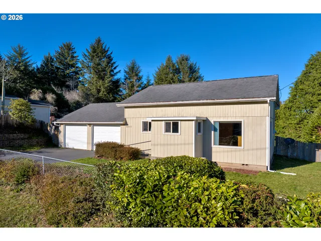 $395,000 | 4817 Laguna Avenue, Westlake, OR 97493