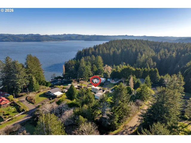 $395,000 | 4817 Laguna Avenue, Westlake, OR 97493