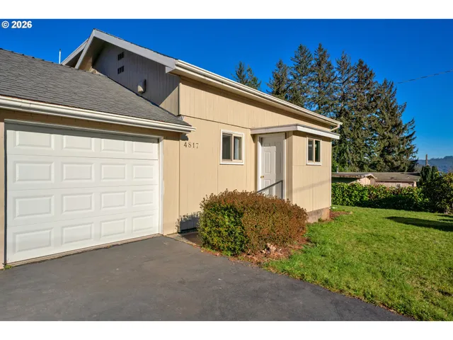 $395,000 | 4817 Laguna Avenue, Westlake, OR 97493