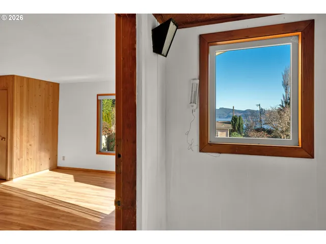 $395,000 | 4817 Laguna Avenue, Westlake, OR 97493