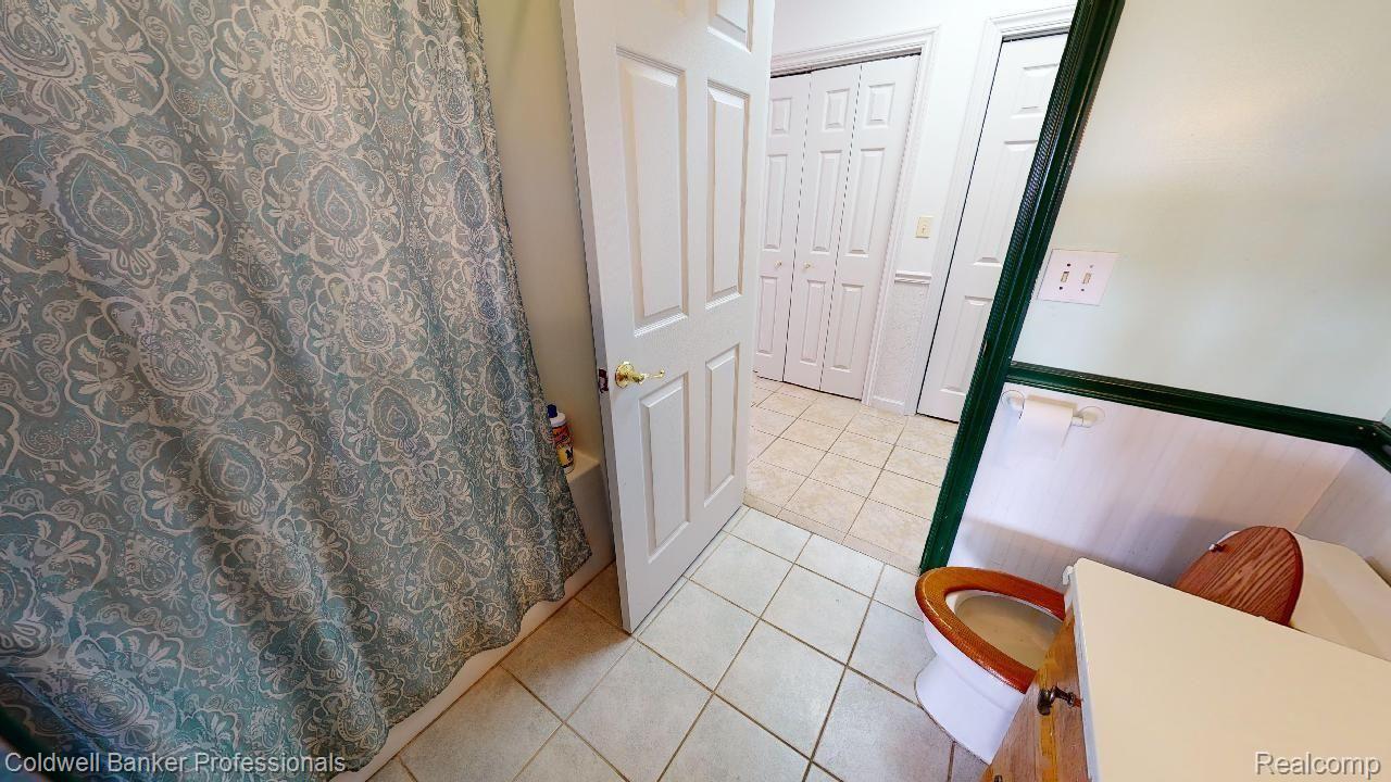 6323 Berne Road Pigeon, MI 48755 - Photo 46 of 62 Master bath and or pool bath.jpg