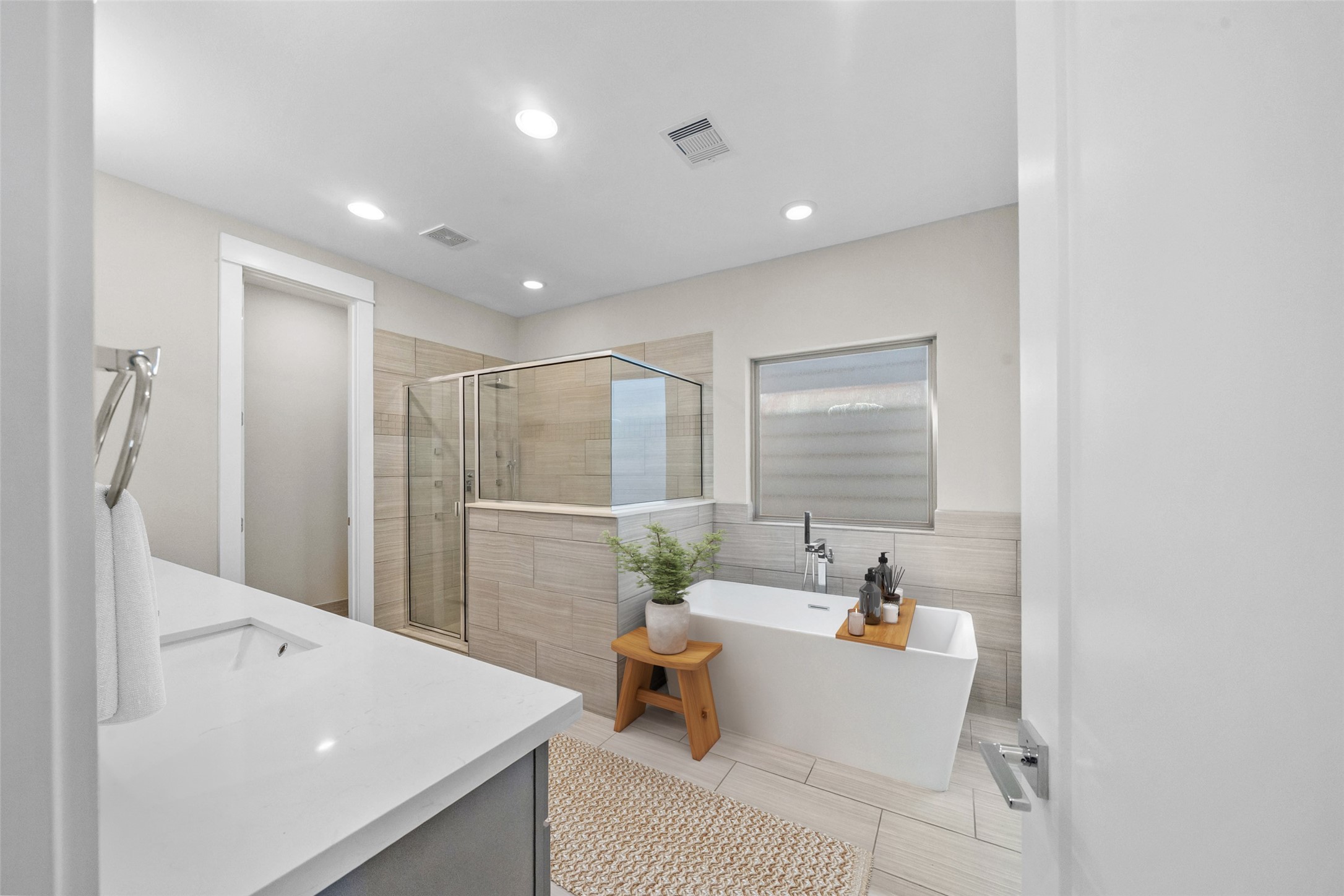 1707 Freeman Street Houston, TX 77009 - Photo 11 of 20 a living room with furniture and a table