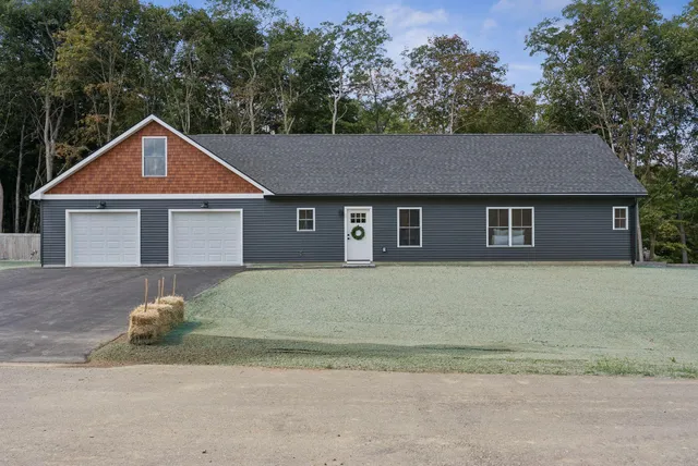$475,000 | 30 Village Green Circle, Oakland, ME 04963