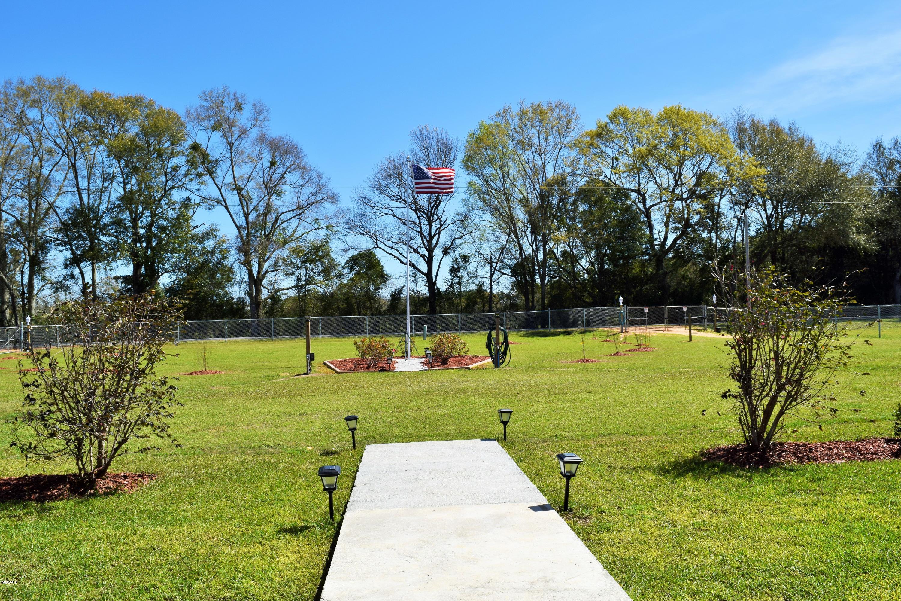 291 Spooner Road Lucedale, MS 39452 - Photo 5 of 54 DSC_0883