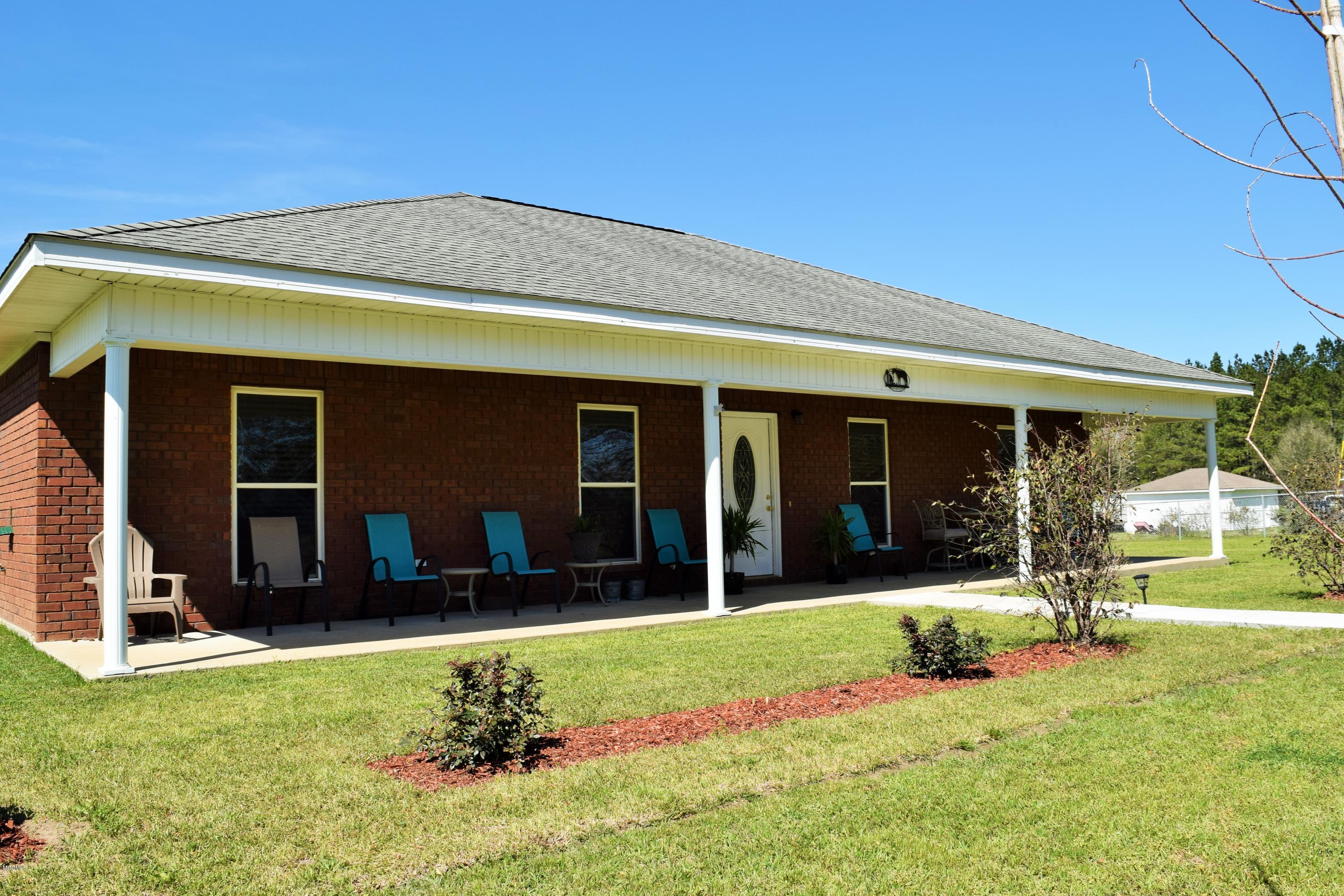 291 Spooner Road Lucedale, MS 39452 - Photo 6 of 54 DSC_0903