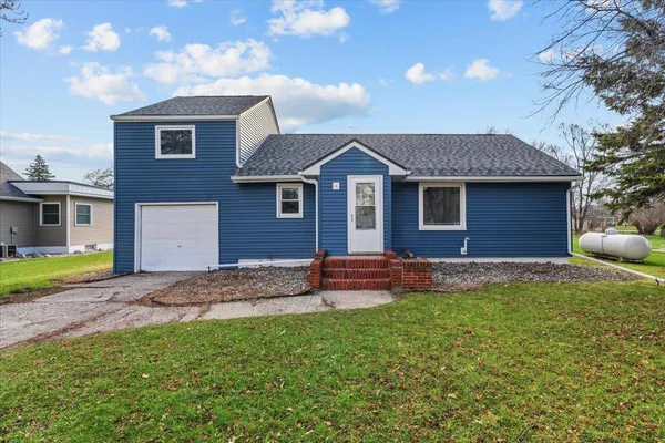 $214,900 | 515 5th Street, Wyndmere, ND 58081