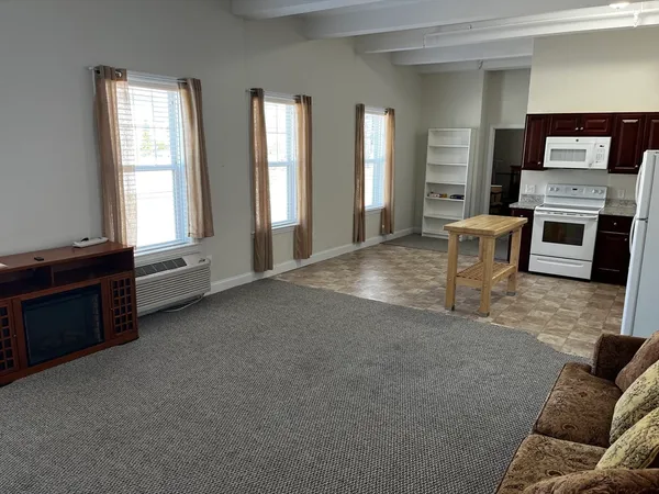 $1,900 | 68 Spring Street, Unit 200, Mansfield, MA 02048